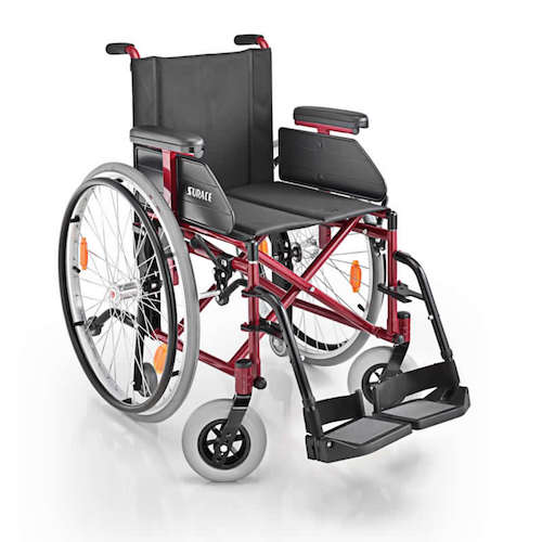 Carrozzina Surace super leggera con telaio in alluminio ed acciao speciale. Carrozzina Surace super leggera con telaio in alluminio ed acciao speciale.